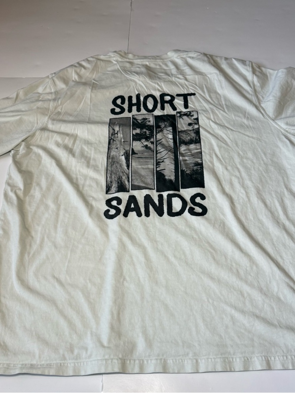 Men's White Short-Sleeve Graphic Pocket-Print Tee - Picture 2 of 7